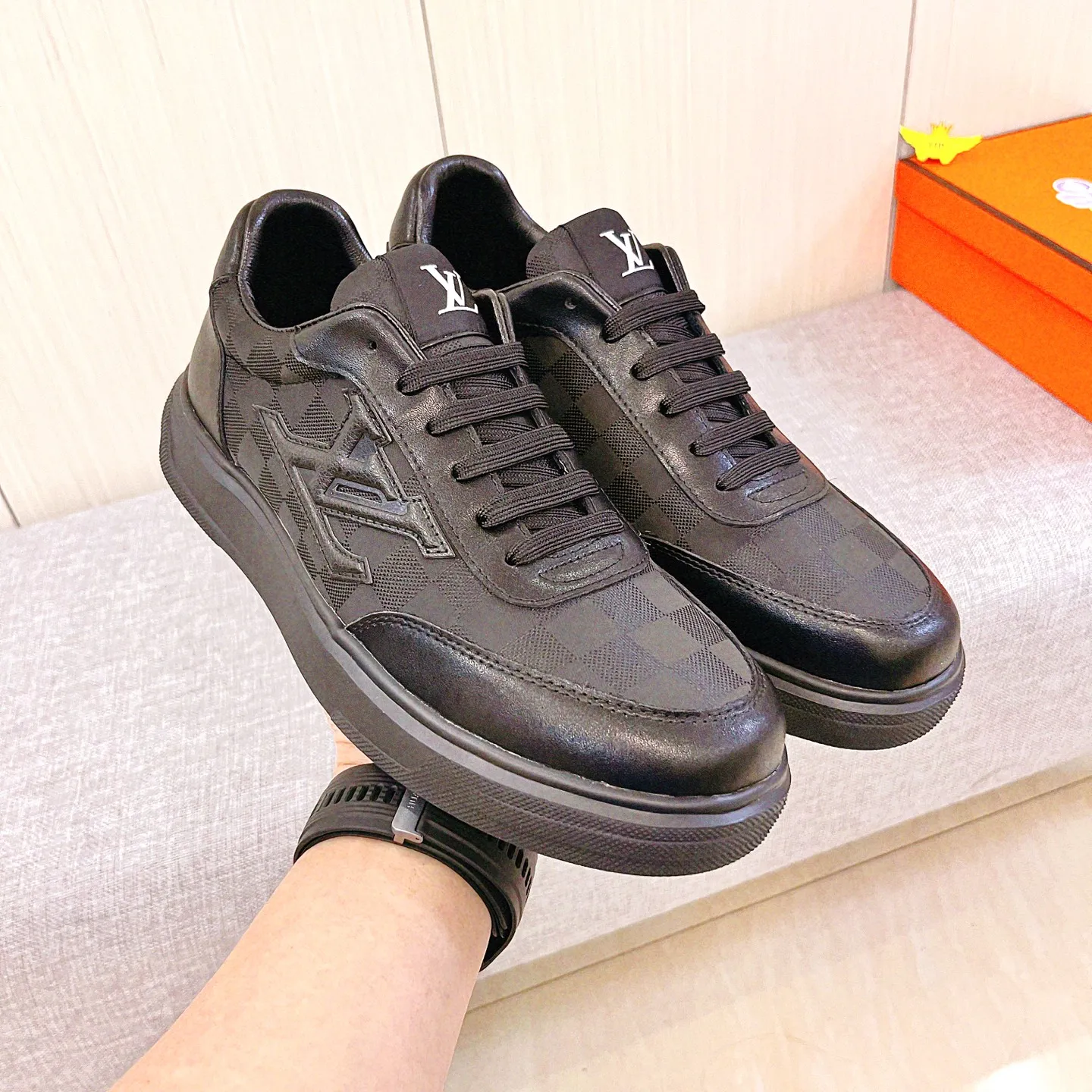Men's Men's Shoes Men's Shoes💰 420 Men's Men's Shoes💰[LV]🔥Louis Vuitton Men's high-end brand official website 1:1 Latest masterpiece: The upper is made of Italian imported first-layer cowhide with a comfortable and breathable lining➕Original non-slip and wear-resistant outsole🔥, making walking more convenient and comfortable! An exclusive new model, a stunning work, a beautiful 1:1 replica [color] compared to the official quality! Create a fashionable personality to set off your uniqueness! A must-have for trendy men! Classic🔥Size: 38-44 Color: 🔥Multiple colors available🔥.